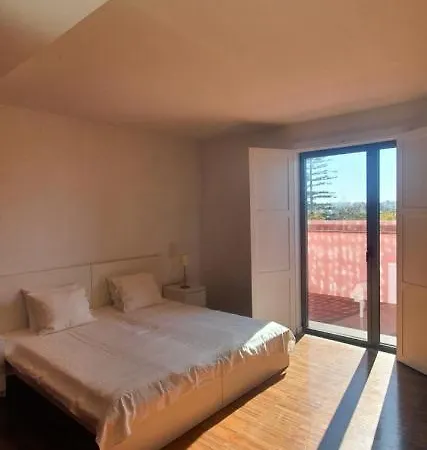 Atrium Arade Apartment