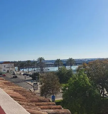 Atrium Arade Apartment