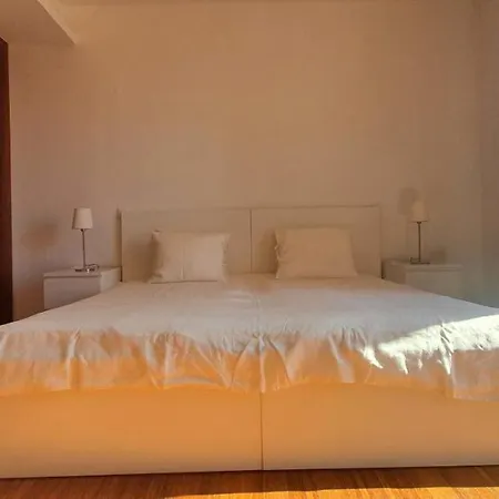 Atrium Arade Apartment