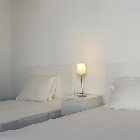 Atrium Arade Портіман